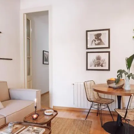 Kakwa - 2 Bedroom And Balcony Eixample Esquerra Apartman *